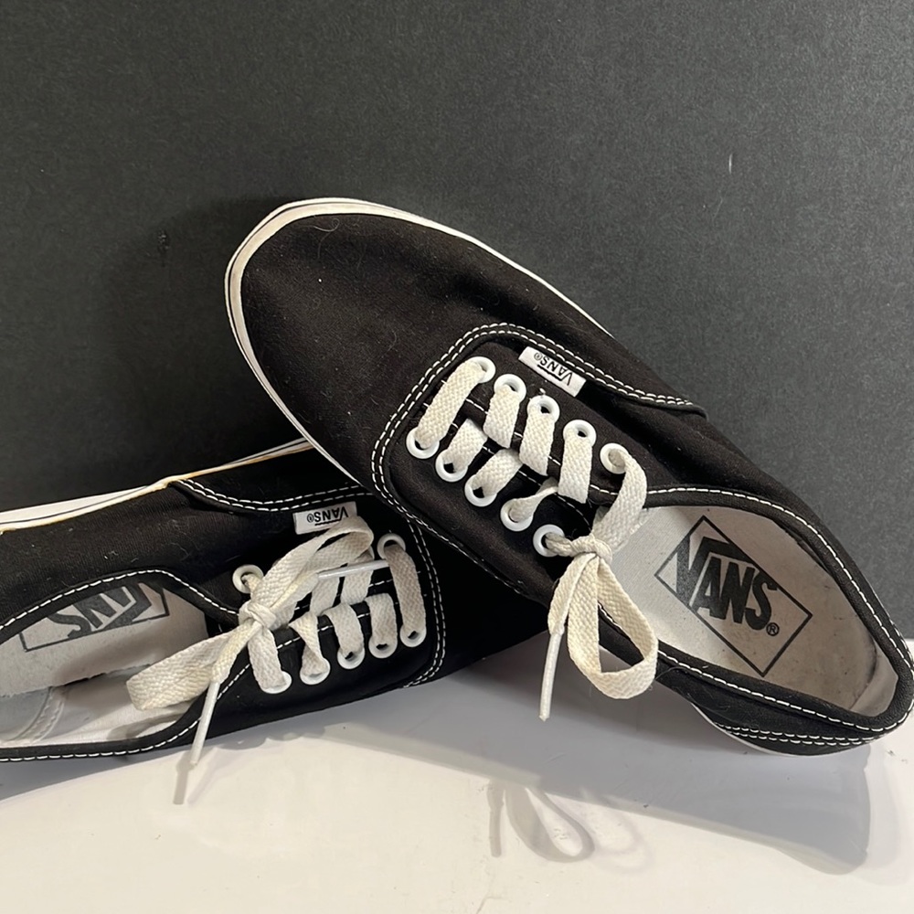 Unisex vans canvas, sneakers men’s size 5 women’s size 6 1/2 black